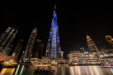 Dubai, BAE - 09 Kasım 2021: Burj Khalifa, Dubai, BAE 'de 829.8 metre yüksekliğinde dünyanın en uzun gökdelenidir.