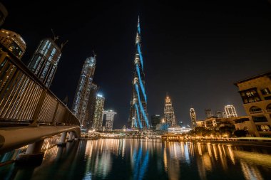 Dubai, BAE - 09 Kasım 2021: Burj Khalifa, Dubai, BAE 'de 829.8 metre yüksekliğinde dünyanın en uzun gökdelenidir.
