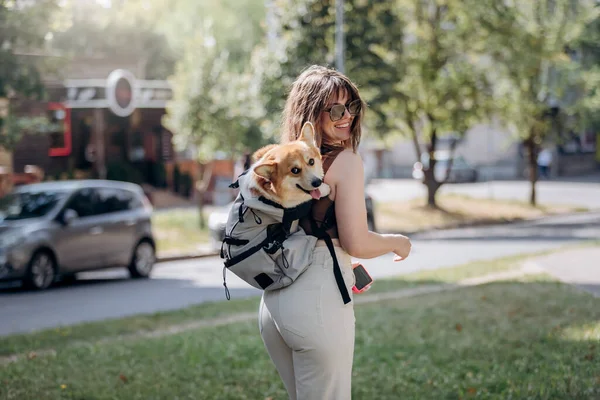 Happy Smiling Woman Walking Outdoors City Parkland Dog Welsh Corgi — Foto de Stock