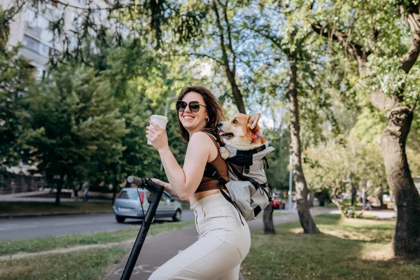 Happy Smiling Woman Traveler Standing Electro Scooter Drinking Coffee City — Photo