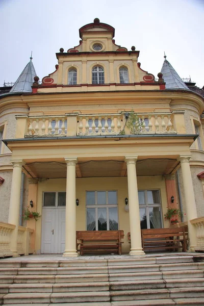 Палац Неоренесансу 1875 Року Маковіце Поблизу Відня Польща Нижня Сілезія — стокове фото
