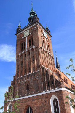 İskenderiyeli Aziz Catherine, 12271239 yılında inşa edilen eski Gdansk kasabasındaki en eski kilise. 76 metre uzunluğundaki barok kilise kulesi 2011 yılında dünyanın tek pulsar saatiyle donatılmıştı..