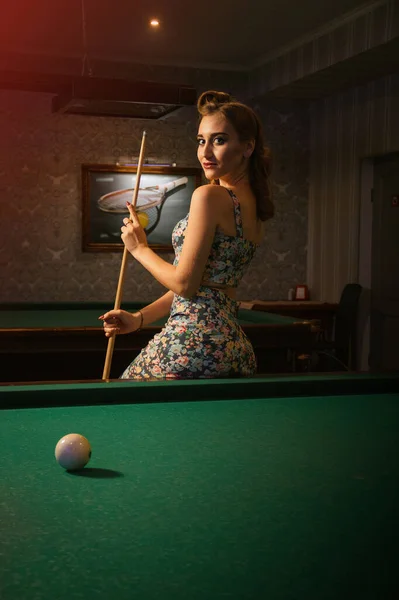 Pin Girl Billiard Club — Stockfoto