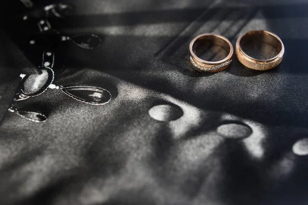 Three Wedding Ring Black Background — Fotografia de Stock