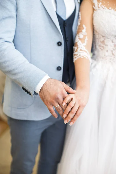 Newly Wed Couple Hands Weddings Rings — Fotografia de Stock