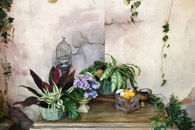 Düğün partisinde kırsal tarzda klasik detaylar.