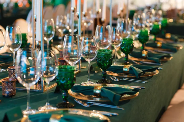 Düğün Için Hazırlanmış Bir Masa Başka Bir Akşam Yemeği — Stok fotoğraf
