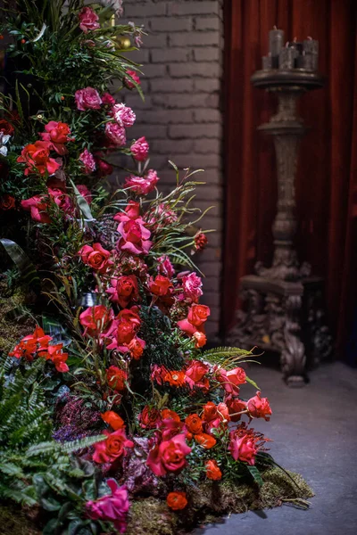 Квіти Арці Весільної Церемонії — стокове фото
