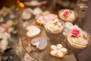 Düğün masasındaki tatlı sıraları..