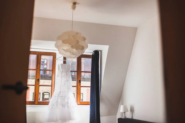 Wedding Dress Hanging Room Window — Stock Photo, Image