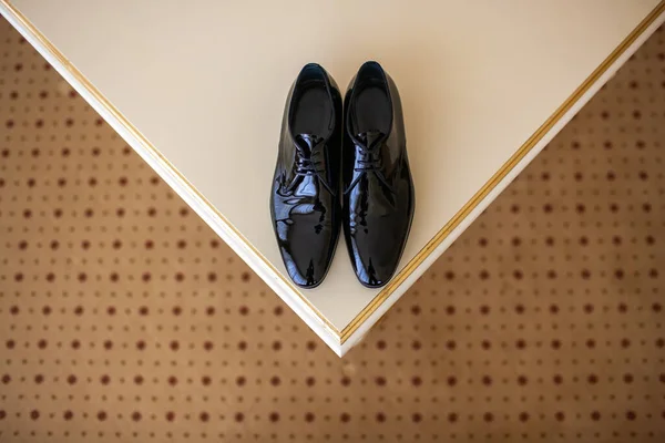 Sapatos Casamento Preto Esquina Mesa — Fotografia de Stock