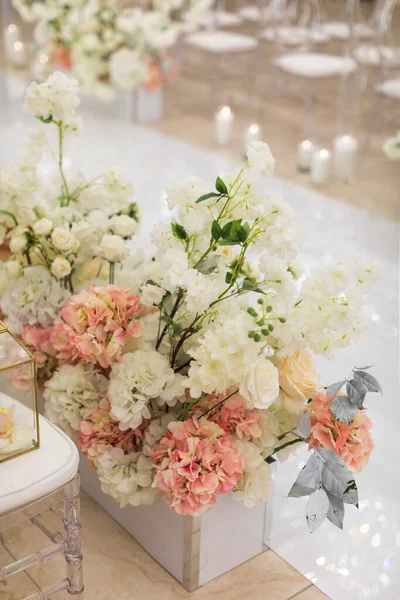 Jasné Jemné Květiny Svatebním Obřadu — Stock fotografie