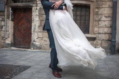 Gelin ve damat düğün gününde.