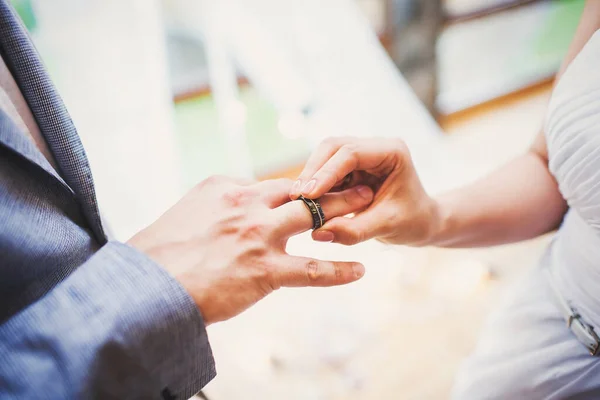 Bride Groom Exchange Rings Wedding Ceremony — Stock Photo, Image