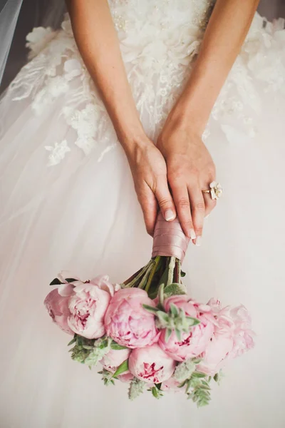 Bright Wedding Bouquet Hands Bride — Photo