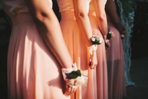 Bridesmaids Flowers Stand Wedding Ceremony — Foto Stock