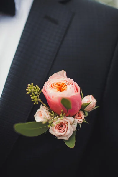 Elegant Wedding Boutonniere Groom Suit — Stockfoto