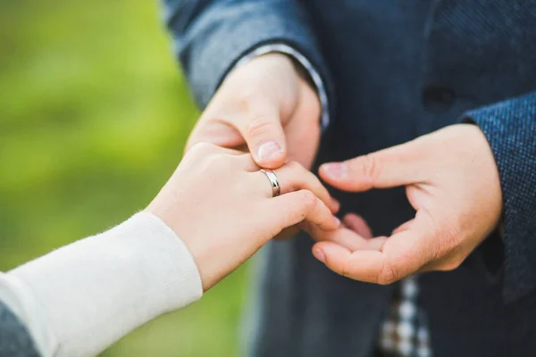 Bride Groom Exchange Rings Wedding Ceremony — Stock Photo, Image