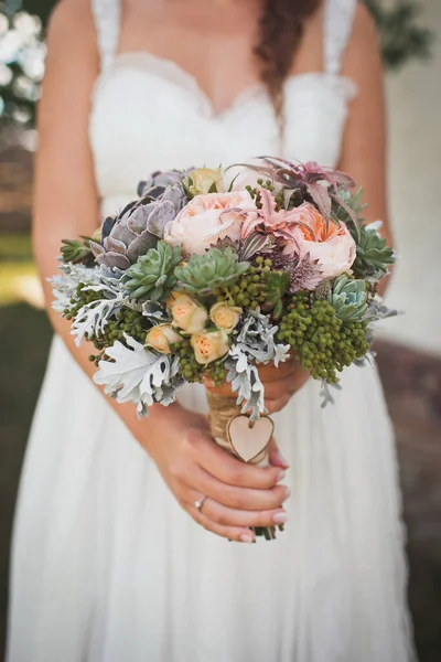 Bright Wedding Bouquet Hands Bride — Stock Photo, Image