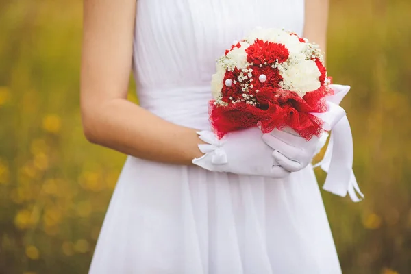 Bright Wedding Bouquet Hands Bride — Zdjęcie stockowe