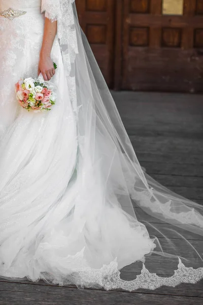 Bright Wedding Bouquet Hands Bride — Fotografia de Stock