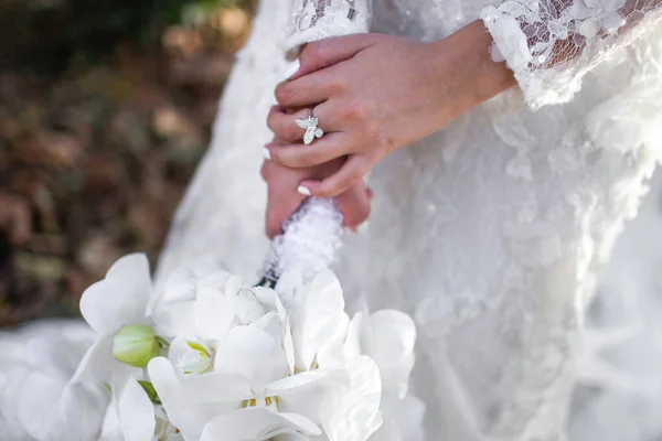 Bright Wedding Bouquet Hands Bride — Stock fotografie