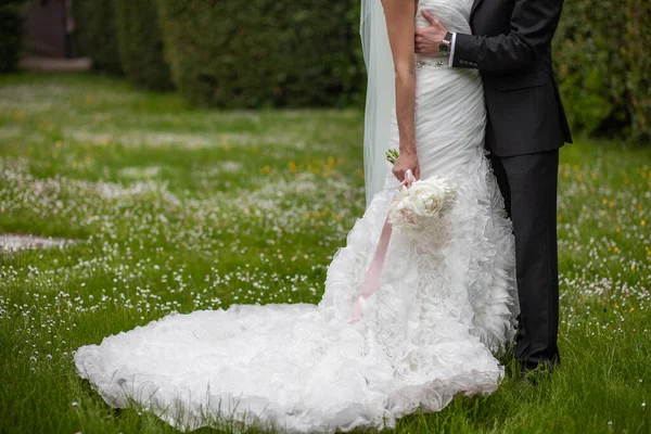 Bride Wedding Bouquet Groom Walk — Fotografia de Stock