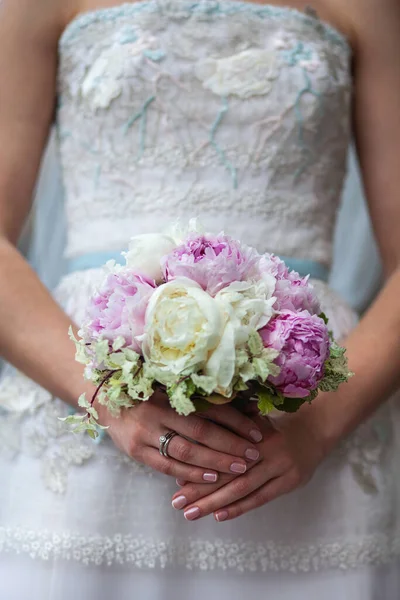 Bright Wedding Bouquet Hands Bride — Photo