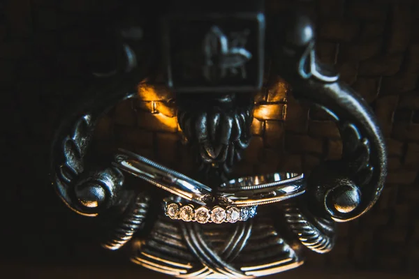 Two Wedding Rings Vintage Handle — Stock fotografie