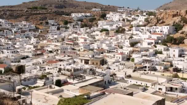 Vista de la hermosa ciudad antigua pueblo Lindos en la isla de Rodas — Vídeo de stock