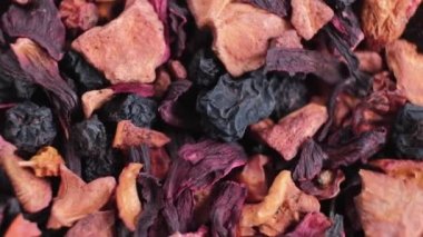 Yaban mersini çayı. Sağlıklı bitkisel organik kuru çay karışımı. Makro. Döndürme.