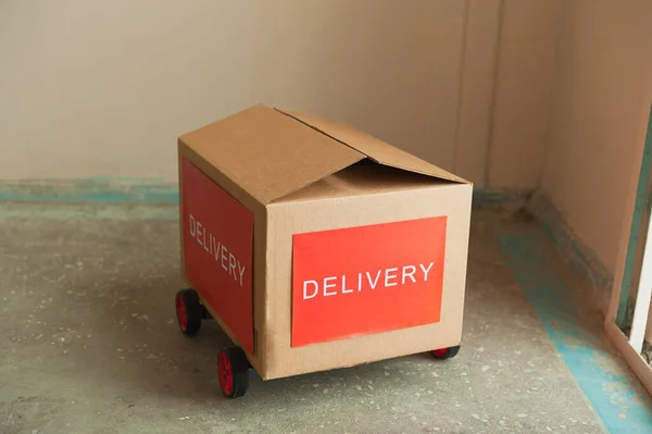 The delivery robot travels through the corridors of the building. — Fotografia de Stock