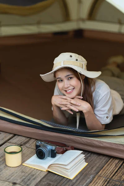 Asian Woman Journey Camping Thailand Travel Outdoor Activity Lifestyle — Stockfoto