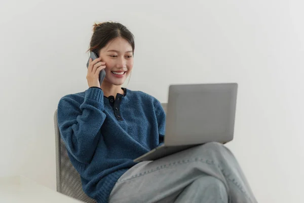 Image Young Woman Working Online Laptop Computer Studying Working Home — Stockfoto