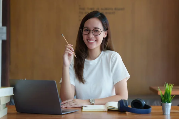 Back School Concept Young College Woman Using Laptop Library — Foto de Stock