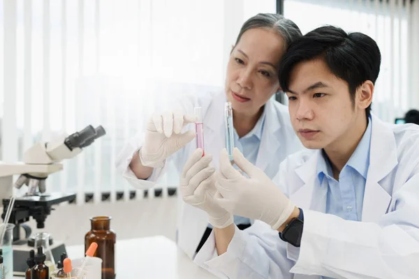 Health Care Researchers Working Life Medical Science Laboratory — Stock Photo, Image