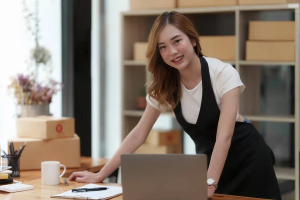 Asian Sme Business Woman Working Home Office Online Shopping Concept — 스톡 사진