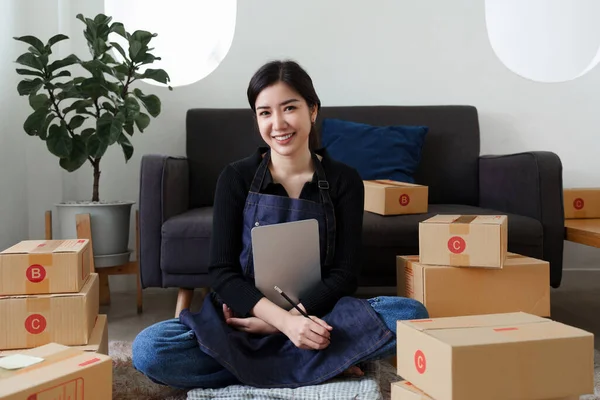 Happy Asian Sme Business Woman Working Home Office Online Shopping — Foto de Stock
