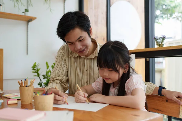 Happy Kid Father Painting Home Handmade Skills Training — 图库照片