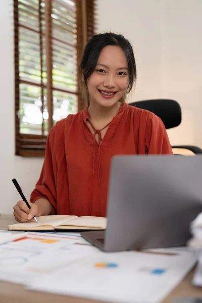 Asian Business Woman Writing Saving Account Balance Work Home Account — 스톡 사진