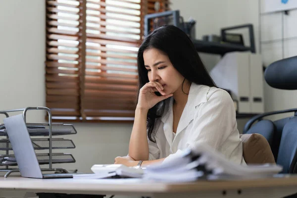 Asian Business Woman Worry Marketing Plan Years Account Real Estate — Fotografia de Stock