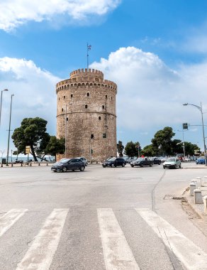 Beyaz Kule veya Kanlı Kule, Selanik 'te kentin sembollerinden biri olarak kabul edilen bir kuledir. Günümüzde şehrin deniz kıyısında tarihi bir kule bulunmaktadır. Osmanlı İmparatorluğu zamanında inşa edildi..