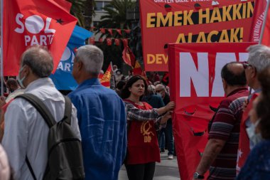 05,01,2022 Mayıs 1. Miting, işçi ve işçi gününde düzenlenen büyük bir mitingle kutlandı..