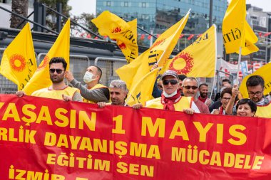 05,01,2022 Mayıs 1. Miting, işçi ve işçi gününde düzenlenen büyük bir mitingle kutlandı..