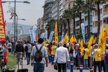 05,01,2022 Mayıs 1. Miting, işçi ve işçi gününde düzenlenen büyük bir mitingle kutlandı..