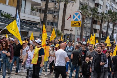 05,01,2022 Mayıs 1. Miting, işçi ve işçi gününde düzenlenen büyük bir mitingle kutlandı..