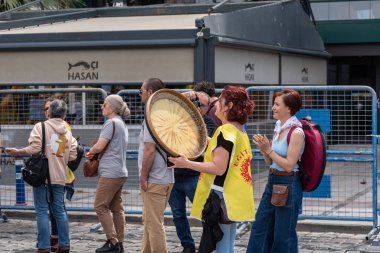 05,01,2022 Mayıs 1. Miting, işçi ve işçi gününde düzenlenen büyük bir mitingle kutlandı..