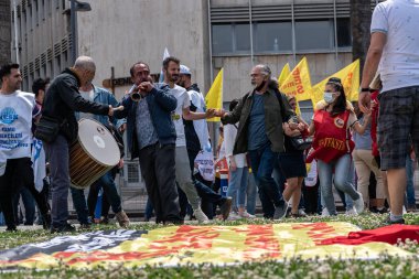 05,01,2022 Mayıs 1. Miting, işçi ve işçi gününde düzenlenen büyük bir mitingle kutlandı..