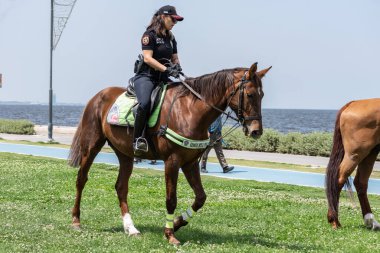 05.01.2022, Alsancak, Türkiye, İzmir 1 Mayıs 'ta düzenlenen gösteriler sırasında güvenlik görevinde bulundu.
