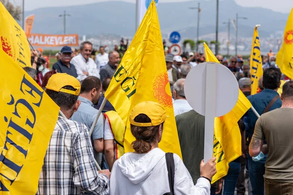05,01,2022 Mayıs 1. Miting, işçi ve işçi gününde düzenlenen büyük bir mitingle kutlandı..